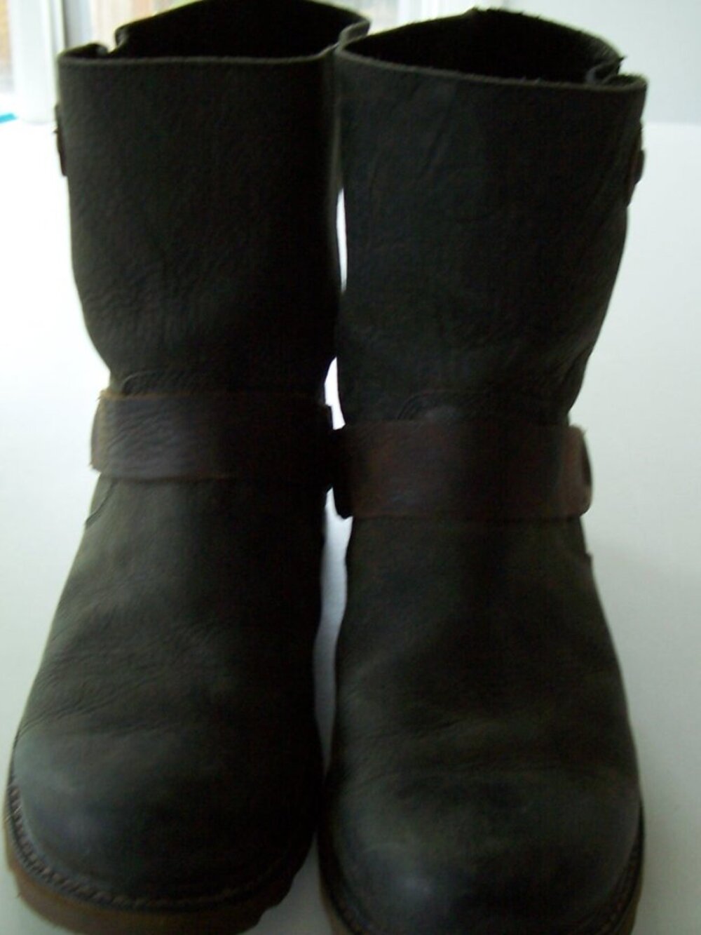 Sorel Women's Boot Size 7.5 8 Inches Tall Dusty Black of Dusty Green